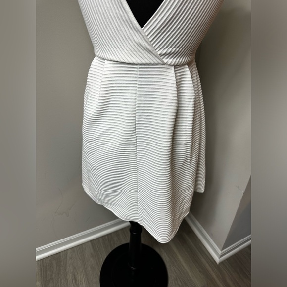 Charlotte Russe White Fit & Flare Dress in Size Medium - Picture 6 of 6